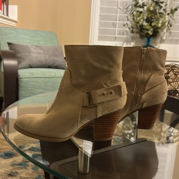 Women’s Nine West Booties in Tan‎ size 7.5 - Picture 5 of 9